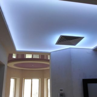 Натяжной потолок Soffitto с подсветкой в Калуге